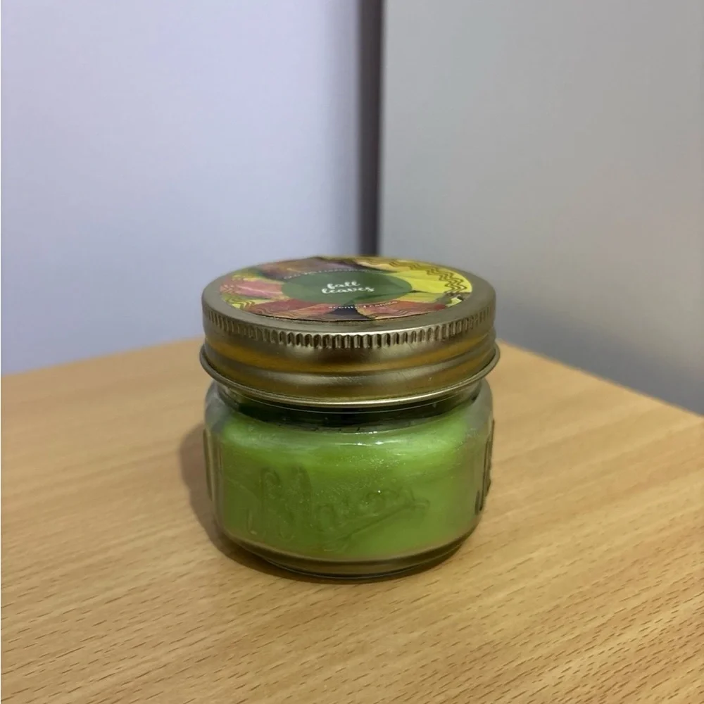 Old Williamsburgh Fall Leaves Scented Candle
